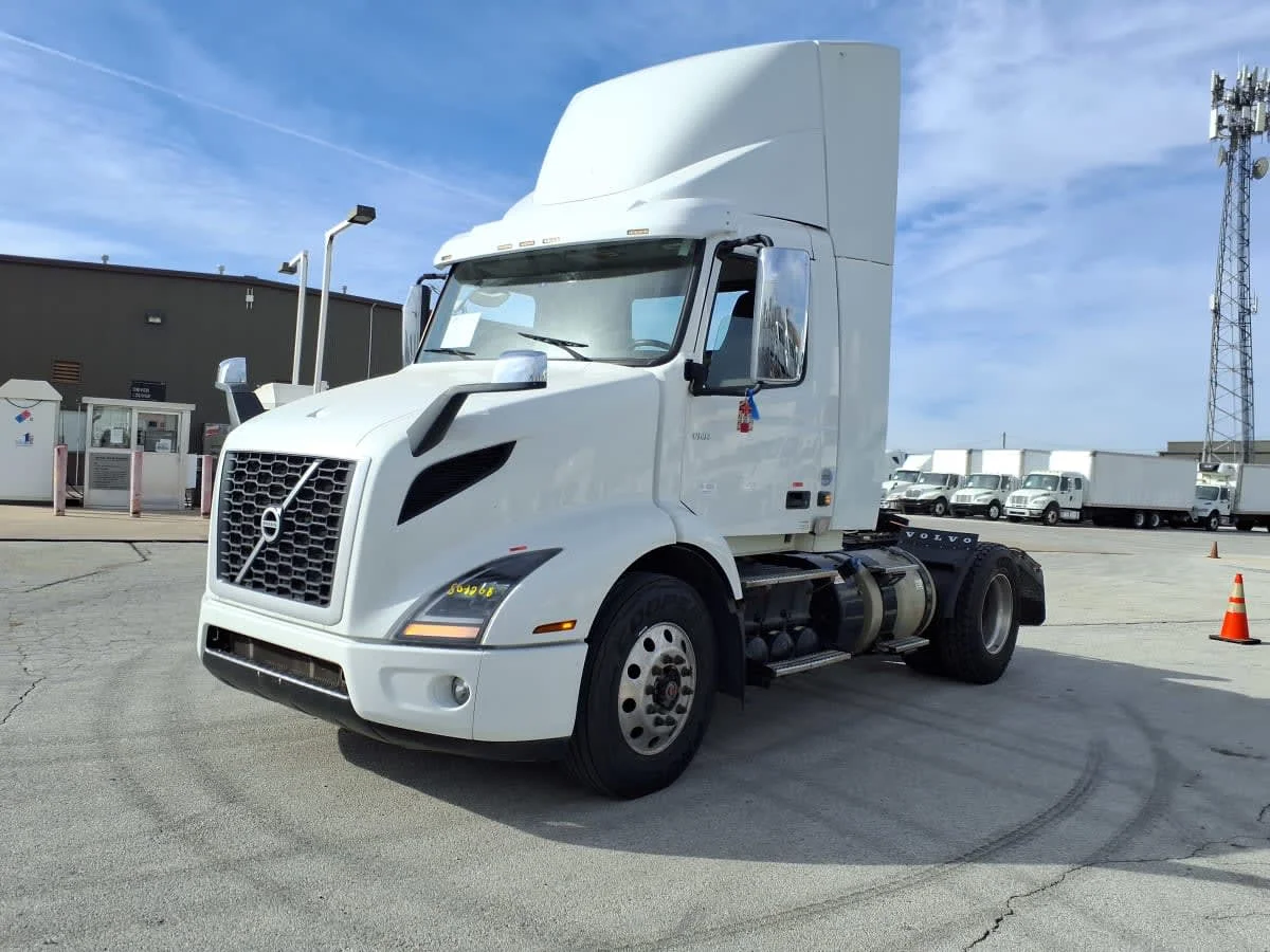 2019 Volvo VNR 660 in Fort Worth, TX