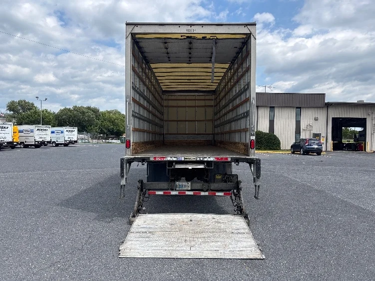 2023 Freightliner eM2 in Harrisonburg, VA — photo 9