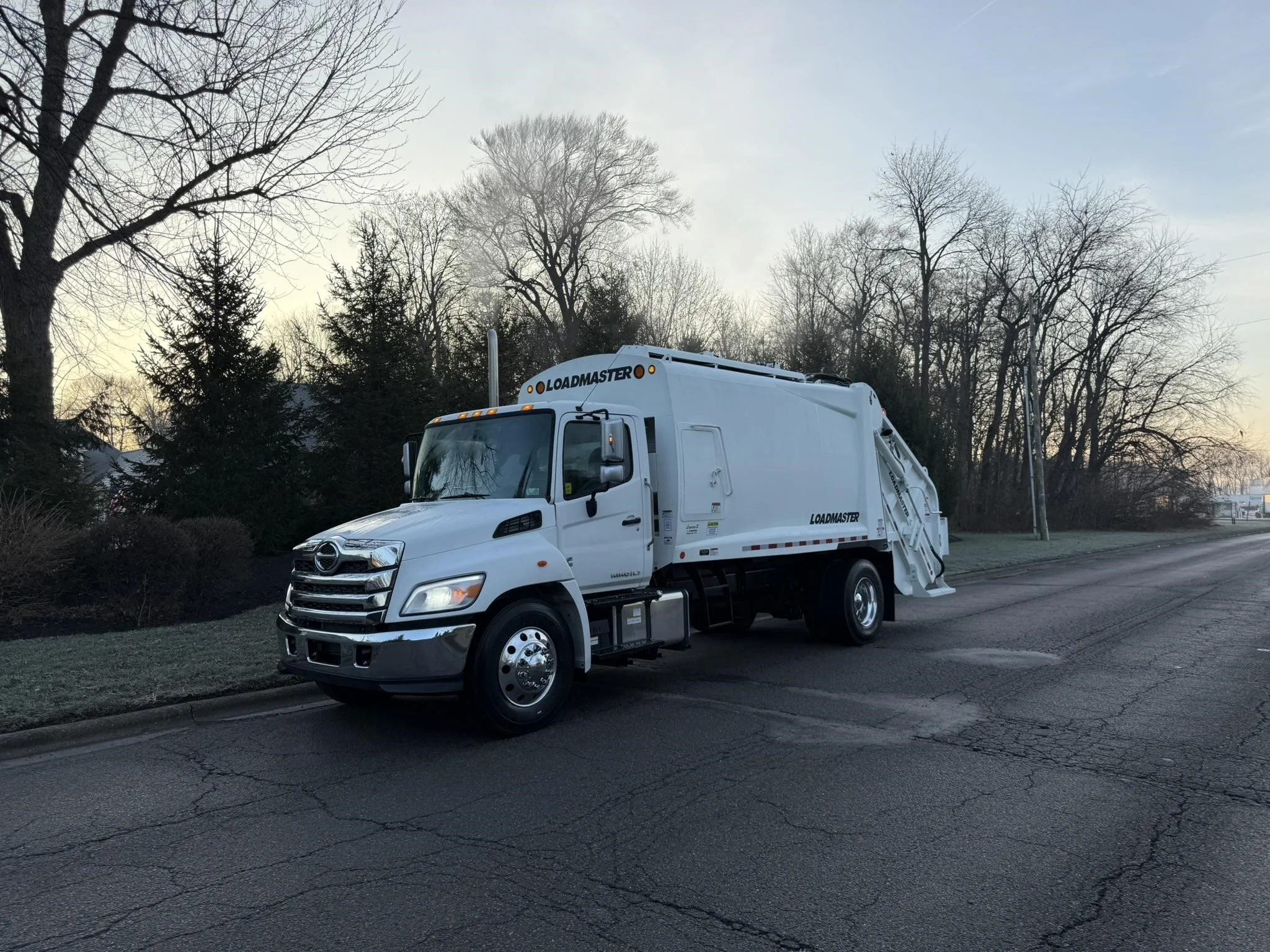 2025 Hino L7 in Findlay, OH — photo 2
