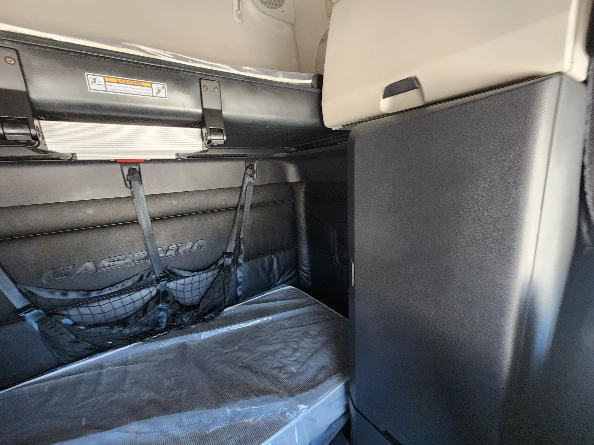 2023 Freightliner Cascadia in Fresno, CA — photo 8