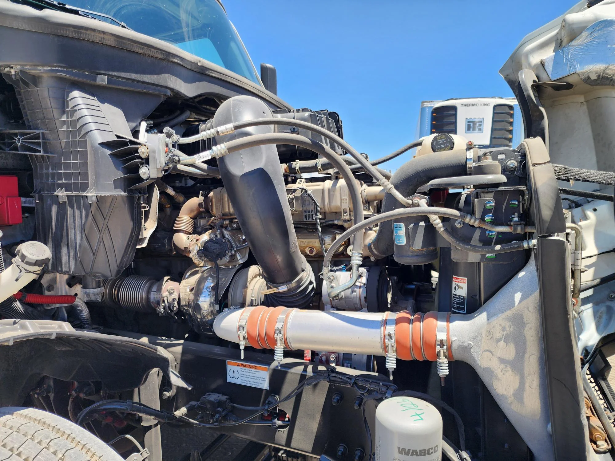 2023 Freightliner Cascadia in Fresno, CA — photo 12