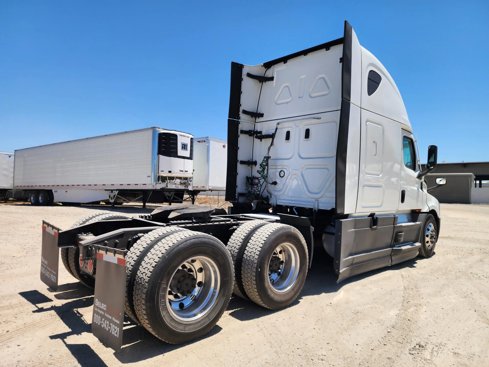 2023 Freightliner Cascadia in Fresno, CA — photo 4