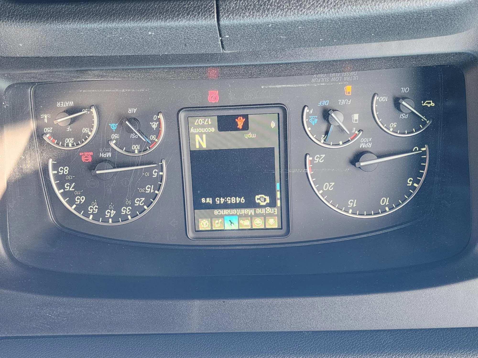 2023 Freightliner Cascadia in Fresno, CA — photo 23
