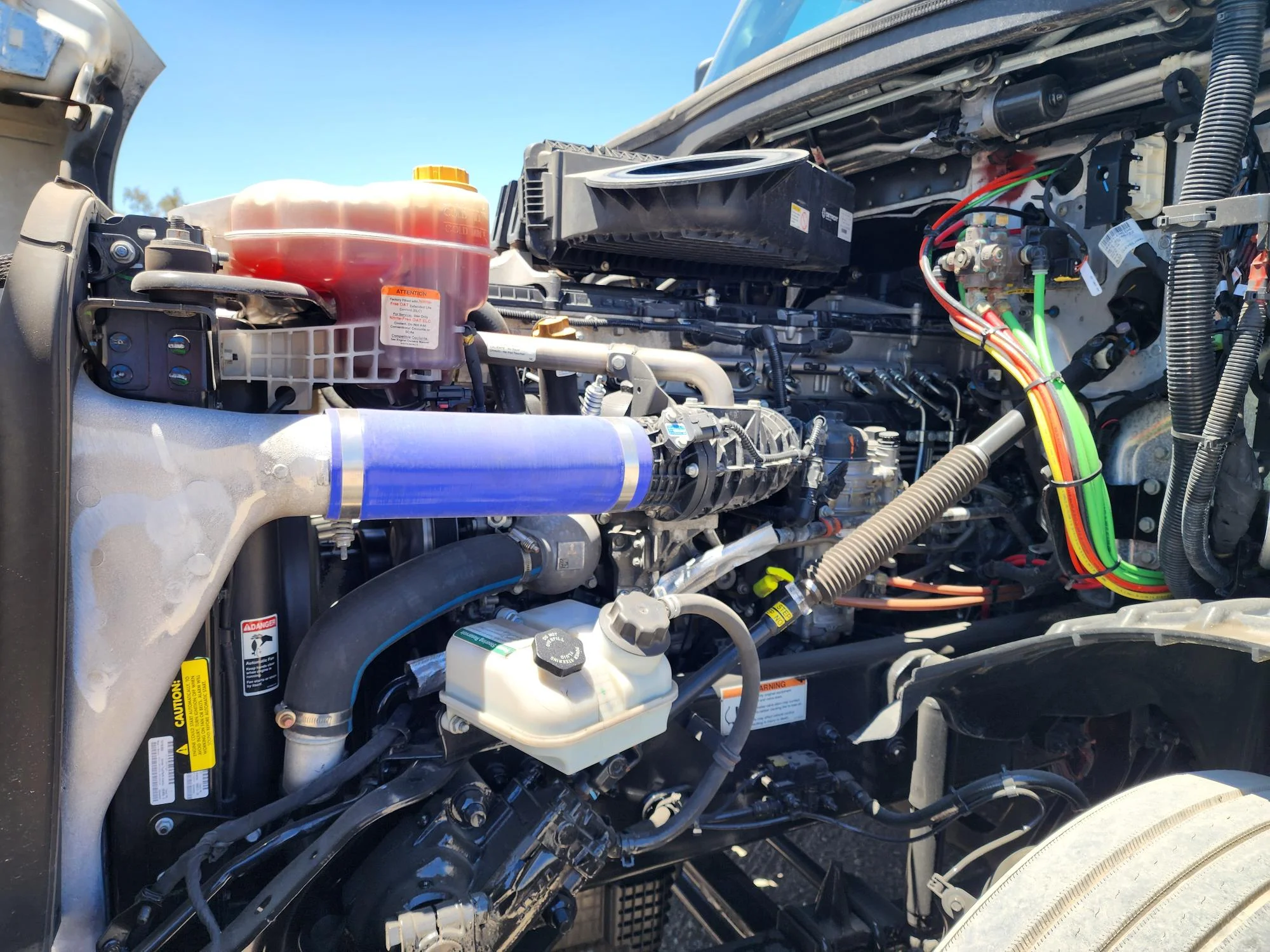 2023 Freightliner Cascadia in Fresno, CA — photo 13