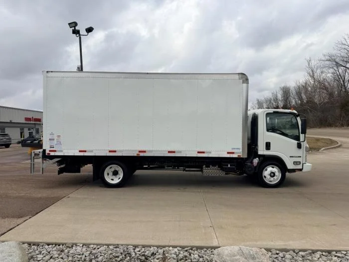 2026 Isuzu NPR - image 5