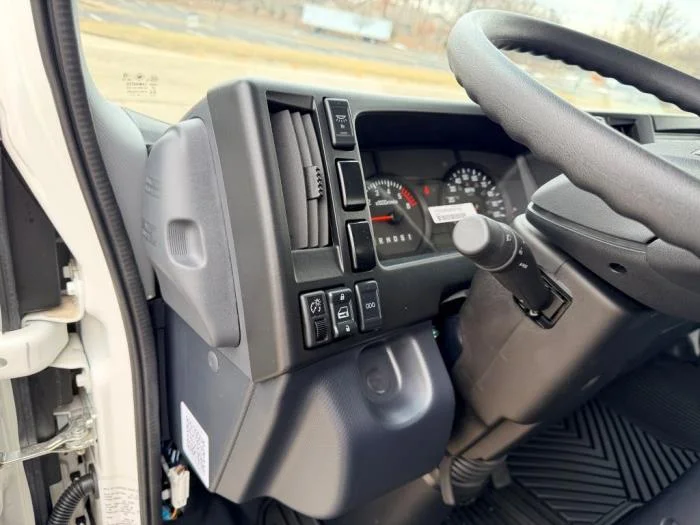 2026 Isuzu NPR - image 17