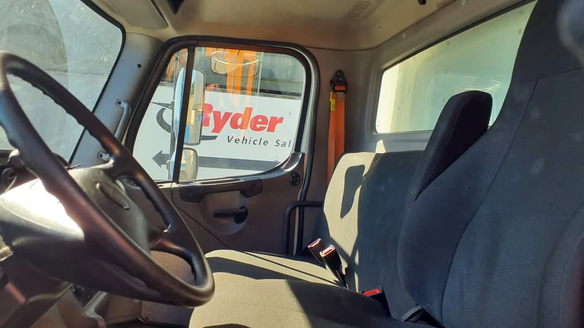 2020 Freightliner M2 106 in Springfield, MA — photo 11