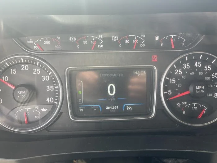 2019 International MV - image 17