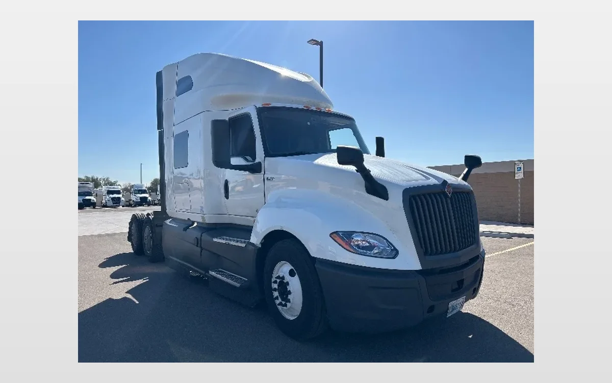 2023 International LT - image 1