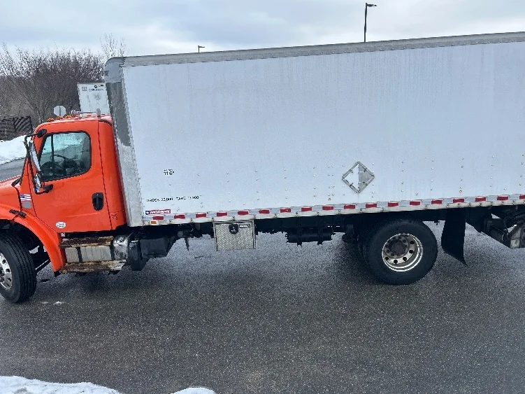 2016 Freightliner M2 106 - image 4