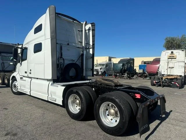 2023 Volvo VNL 760 — photo 3