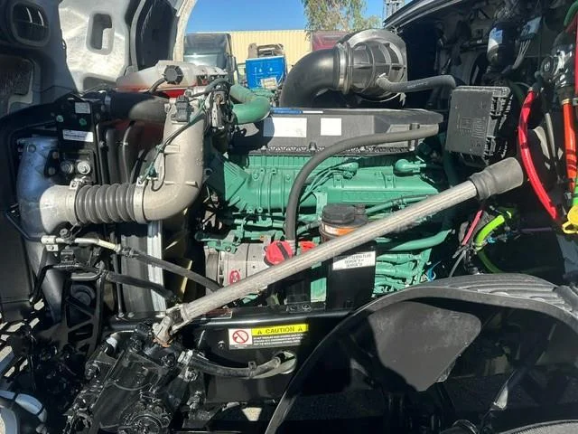 2023 Volvo VNL 760 — photo 5