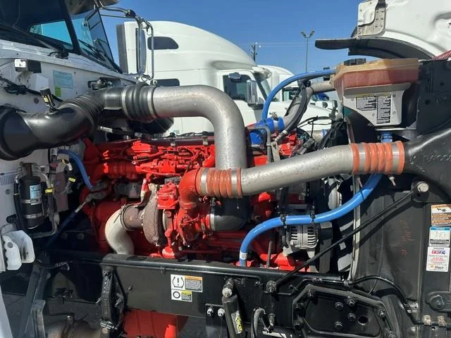 2023 Peterbilt 389 - image 9