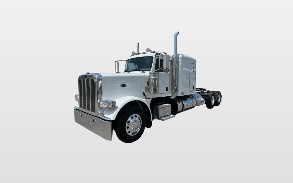 2023 Peterbilt 389 - image 1