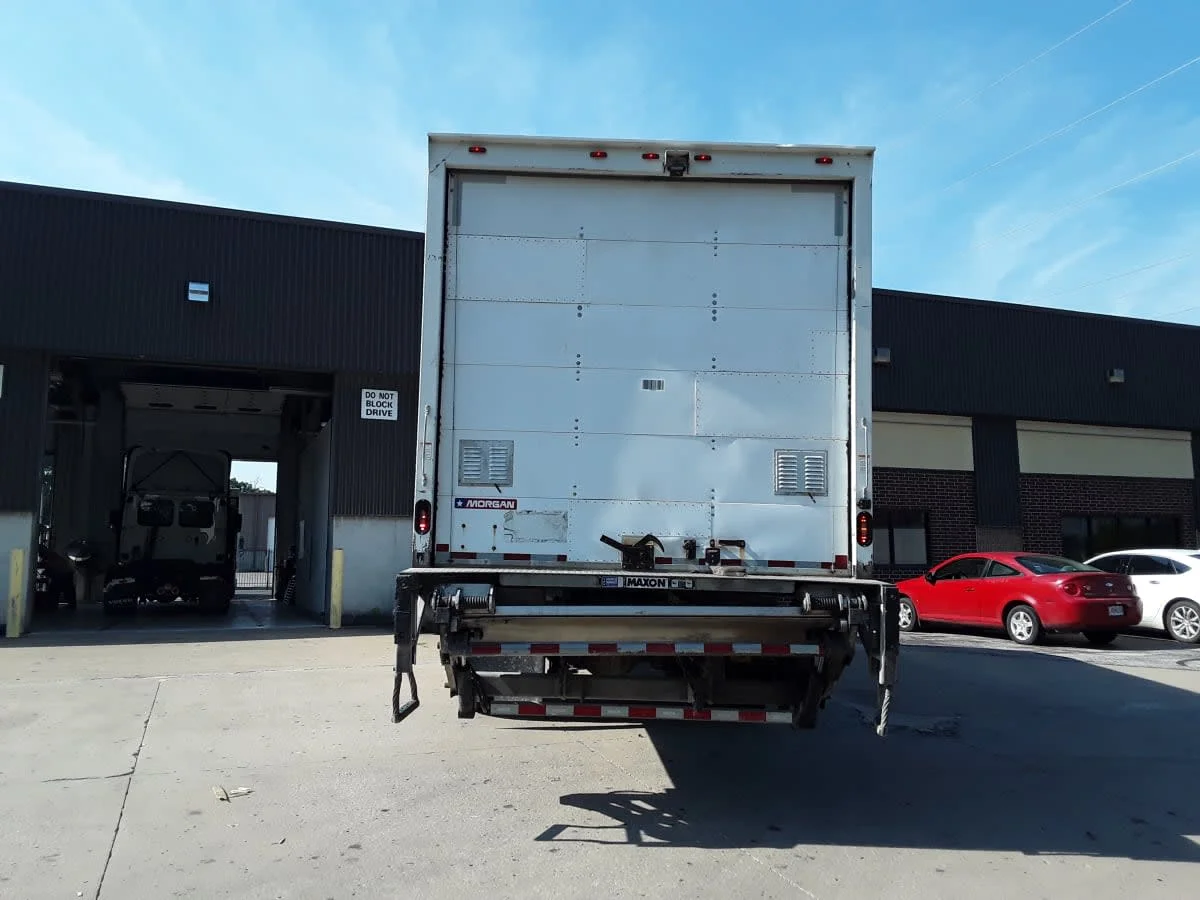 2019 Freightliner M2 106 in Kansas City, MO — photo 5