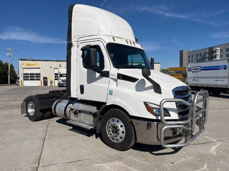 2020 Freightliner Cascadia in Knoxville, TN