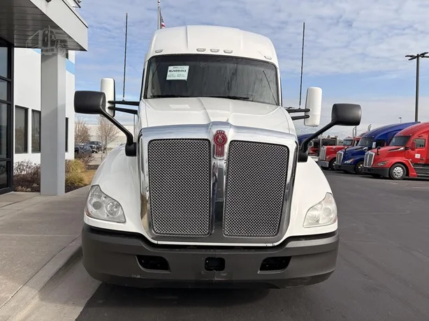 2021 Kenworth T680 - image 5