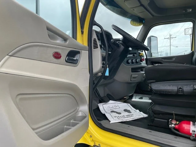 2021 Peterbilt 579 - image 8
