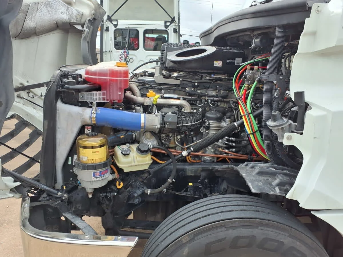 2021 Freightliner Cascadia - image 8