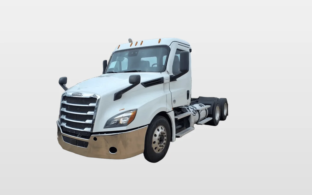 2021 Freightliner Cascadia - image 1