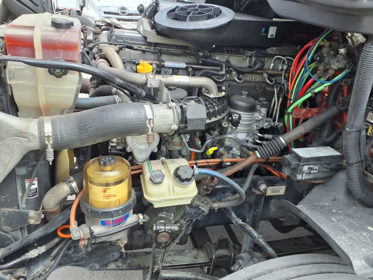 2018 Freightliner Cascadia - image 9