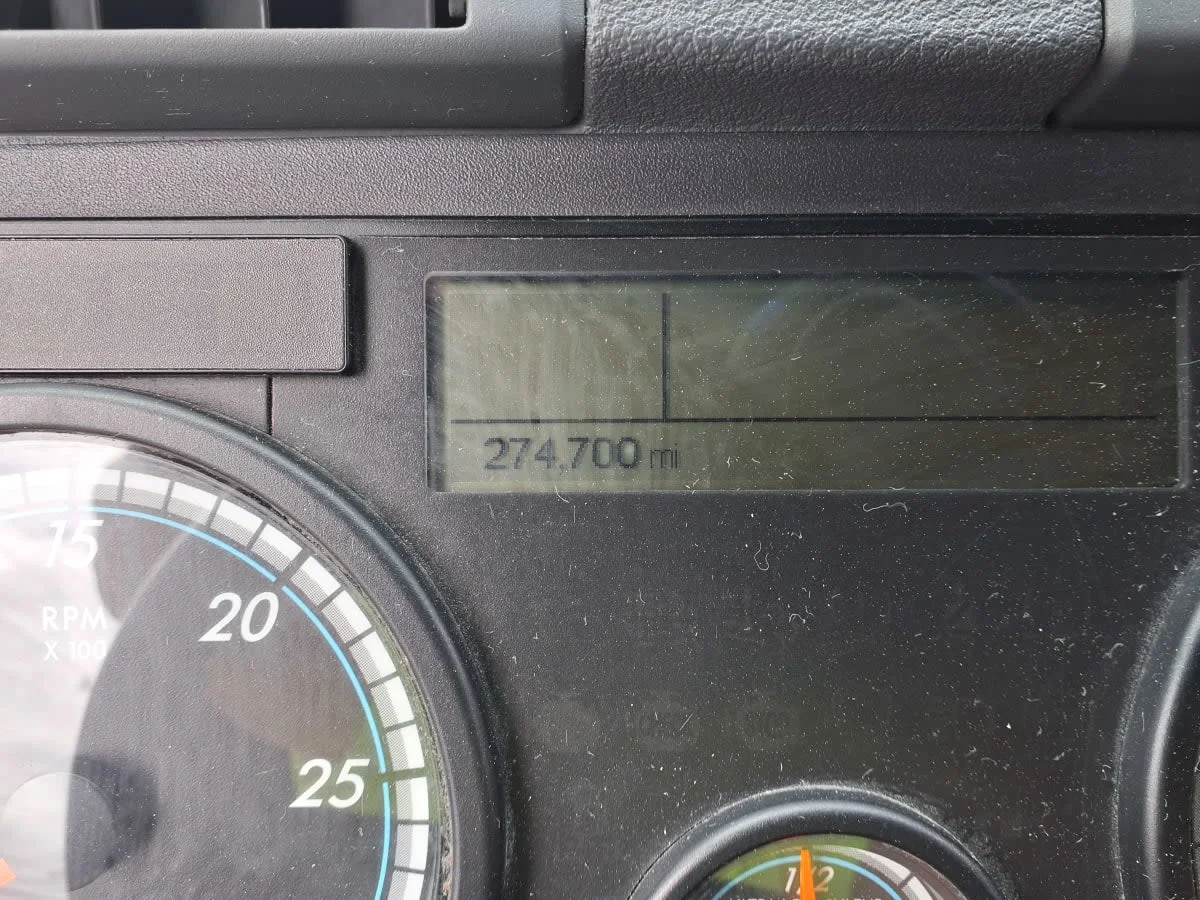 2018 Freightliner Cascadia - image 10