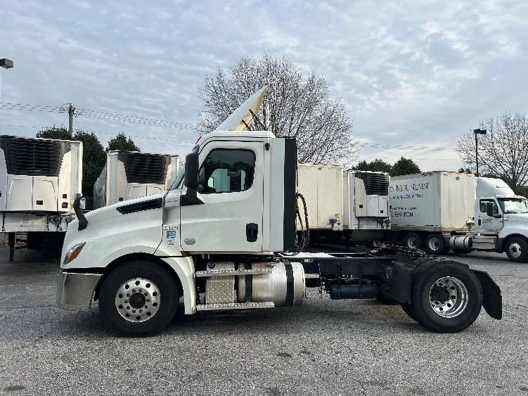 2019 Freightliner Cascadia in Atlanta (Conyers), GA — photo 4