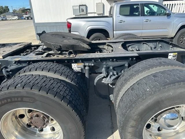 2020 Peterbilt 579 - image 7