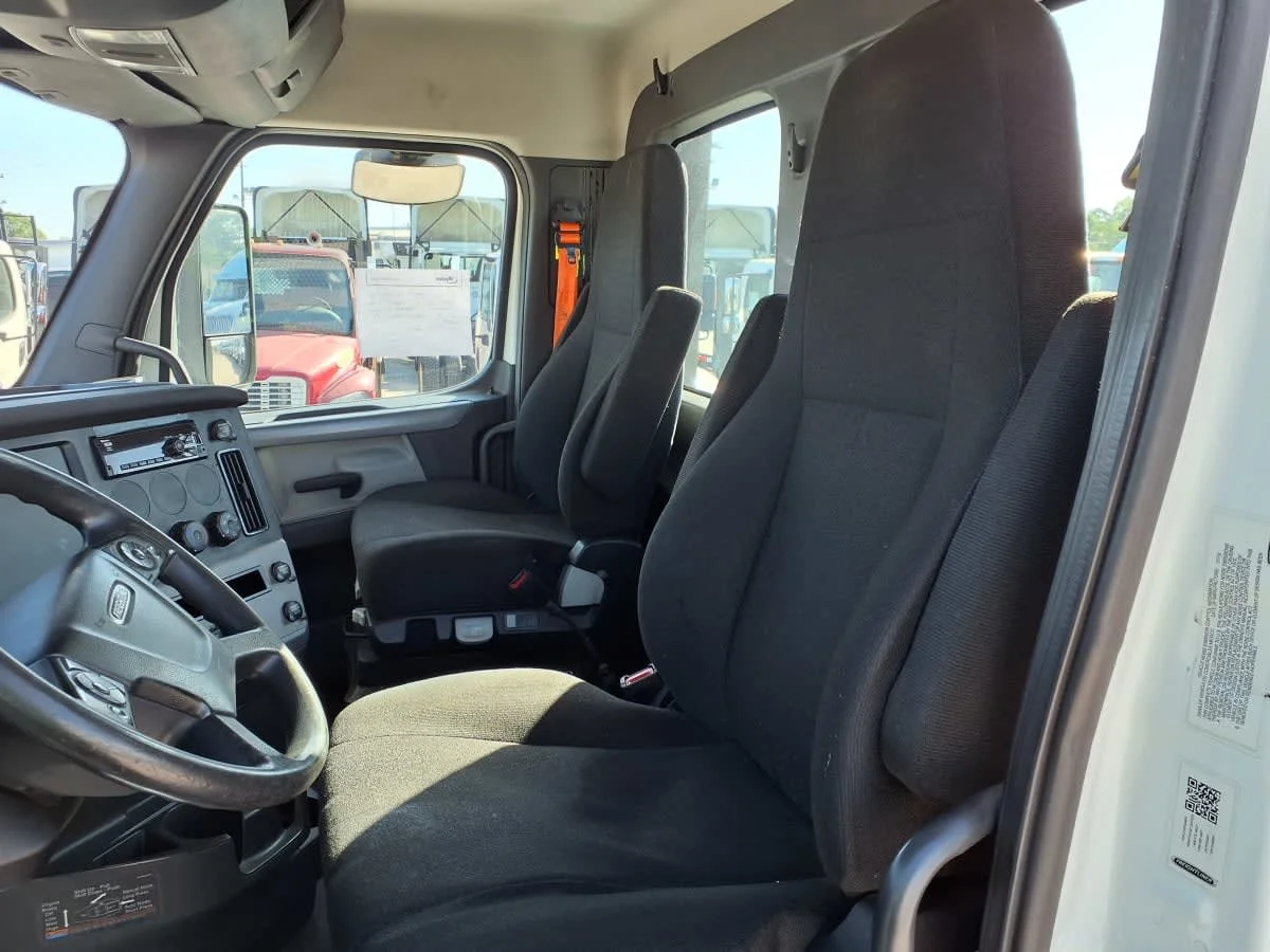 2020 Freightliner Cascadia in Charlotte, NC — photo 7