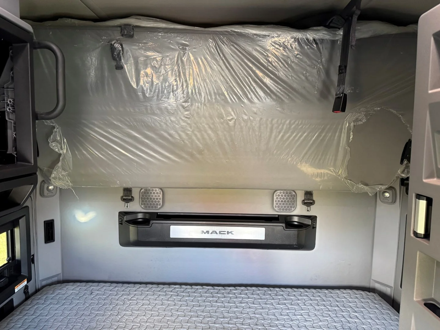 2023 MACK AN64T - USED TRUCKS SLEEPER - image 19