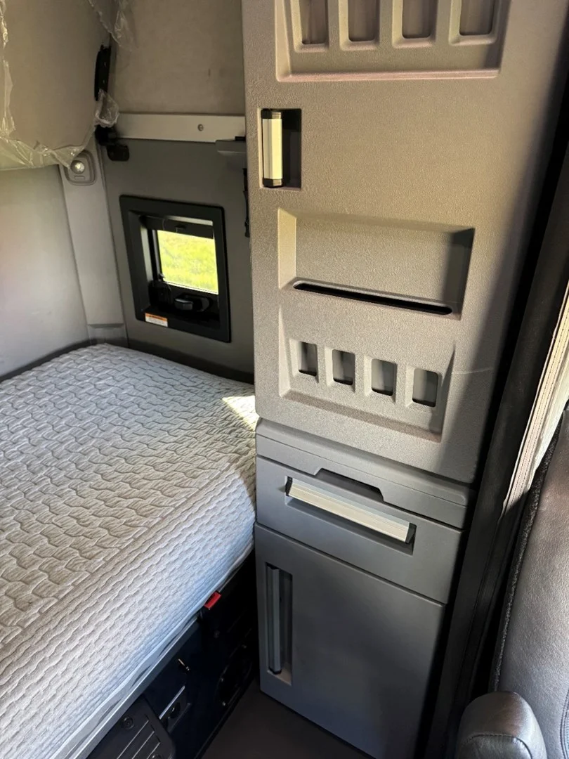 2023 MACK AN64T - USED TRUCKS SLEEPER - image 21
