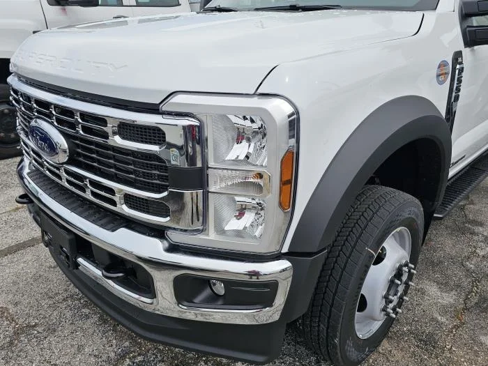 2026 Ford F-550 — photo 9