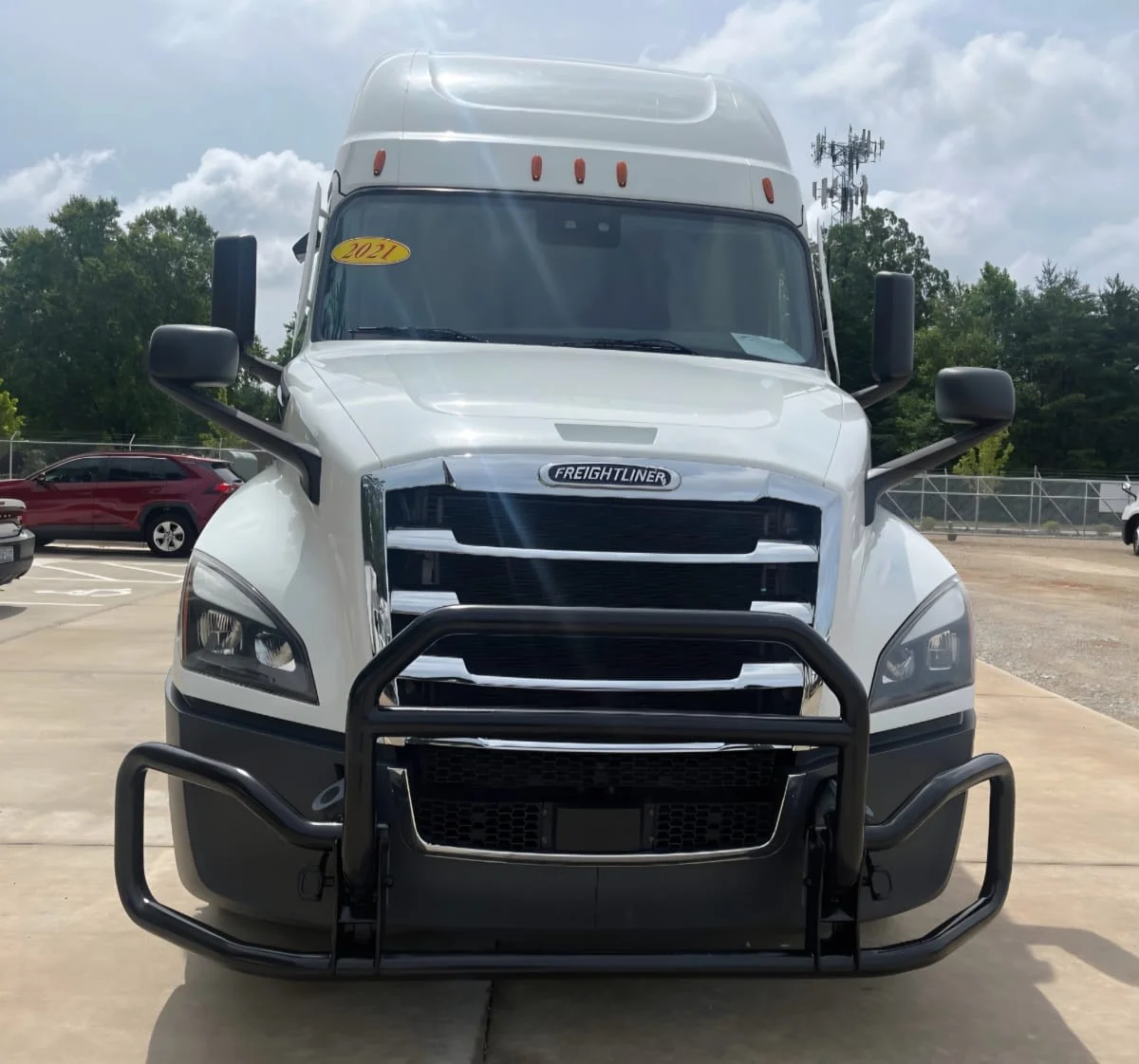 2021 Freightliner Cascadia in Greensboro, NC — photo 2