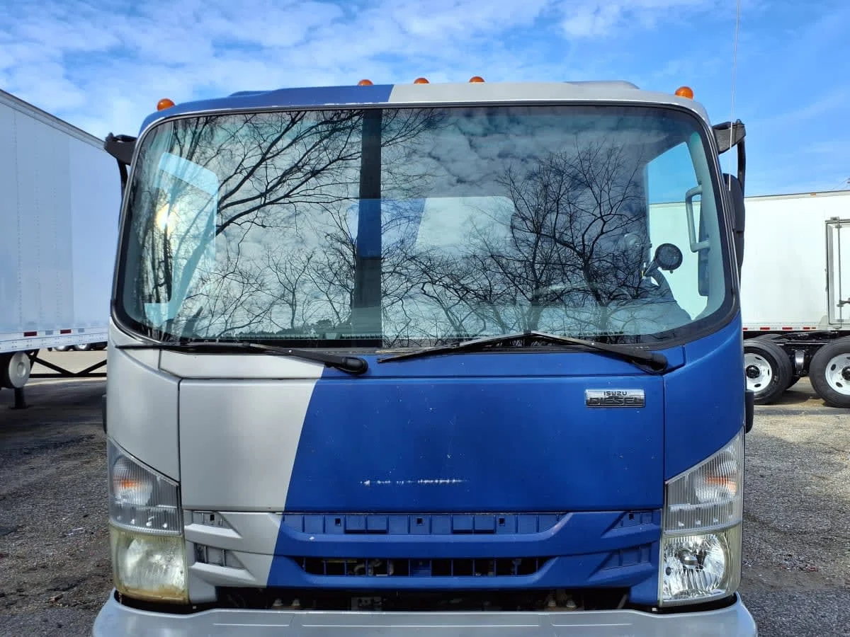2016 Isuzu NQR in Memphis, TN — photo 2