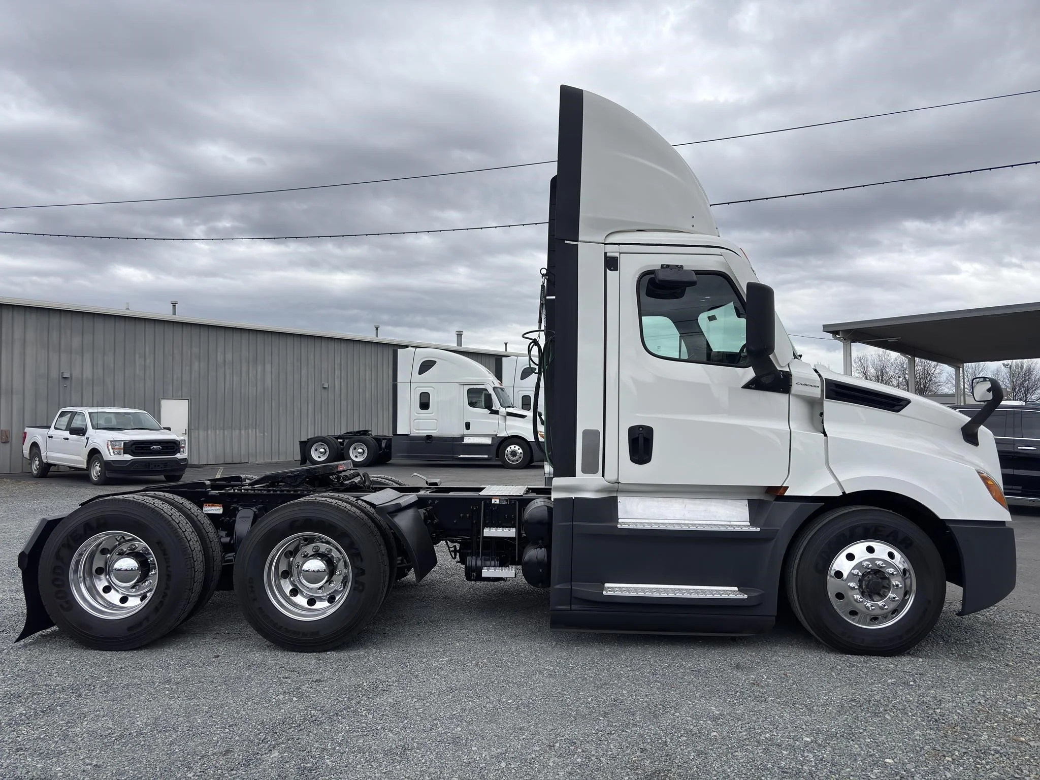 2021 Freightliner Cascadia in Charlotte, NC — photo 4