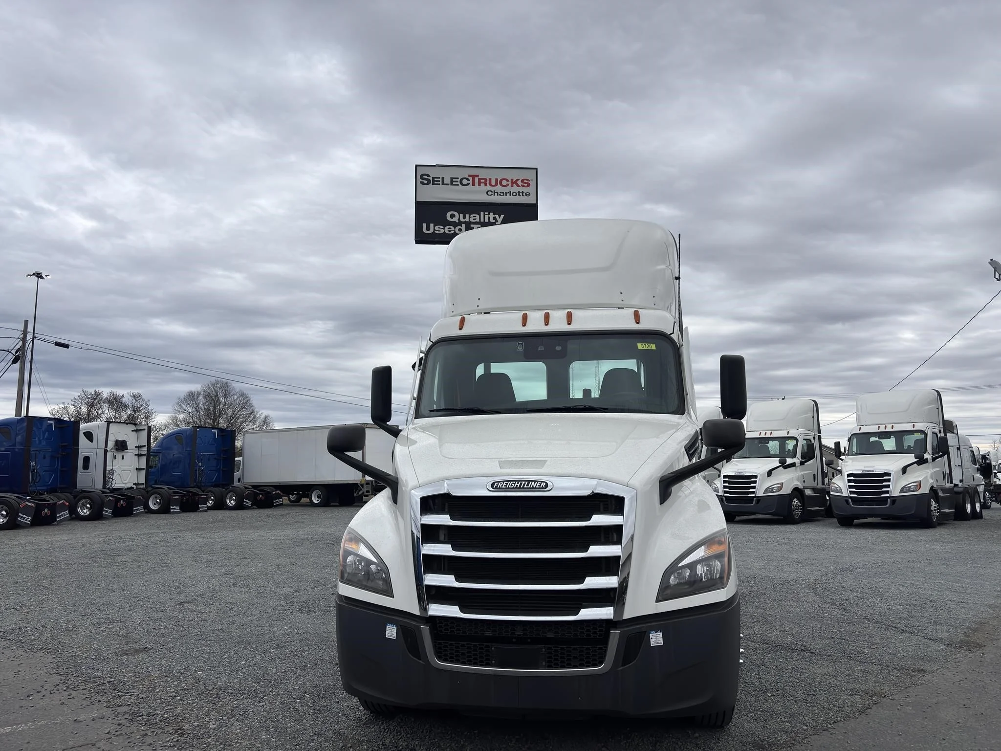 2021 Freightliner Cascadia in Charlotte, NC — photo 2