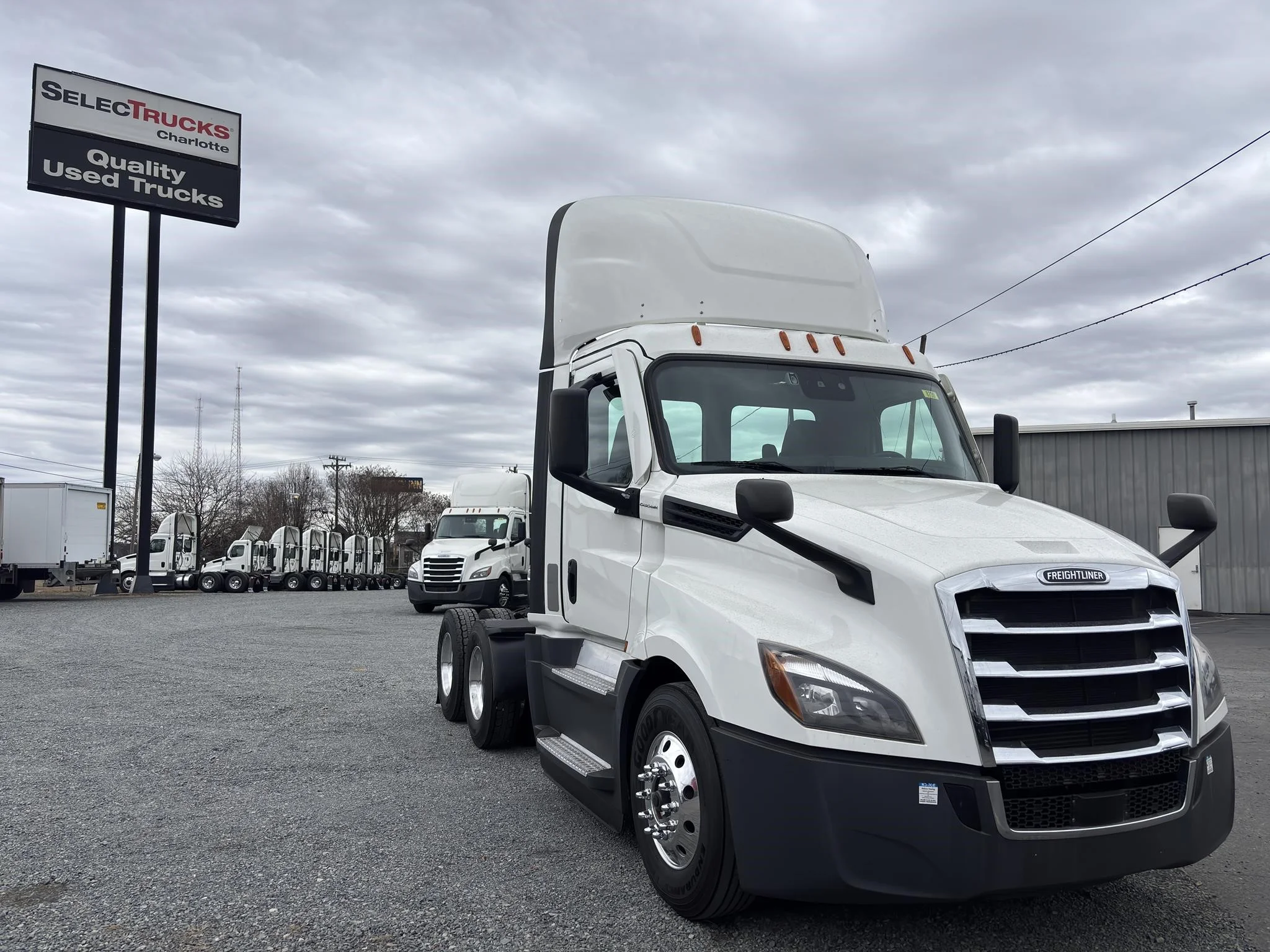 2021 Freightliner Cascadia in Charlotte, NC — photo 3