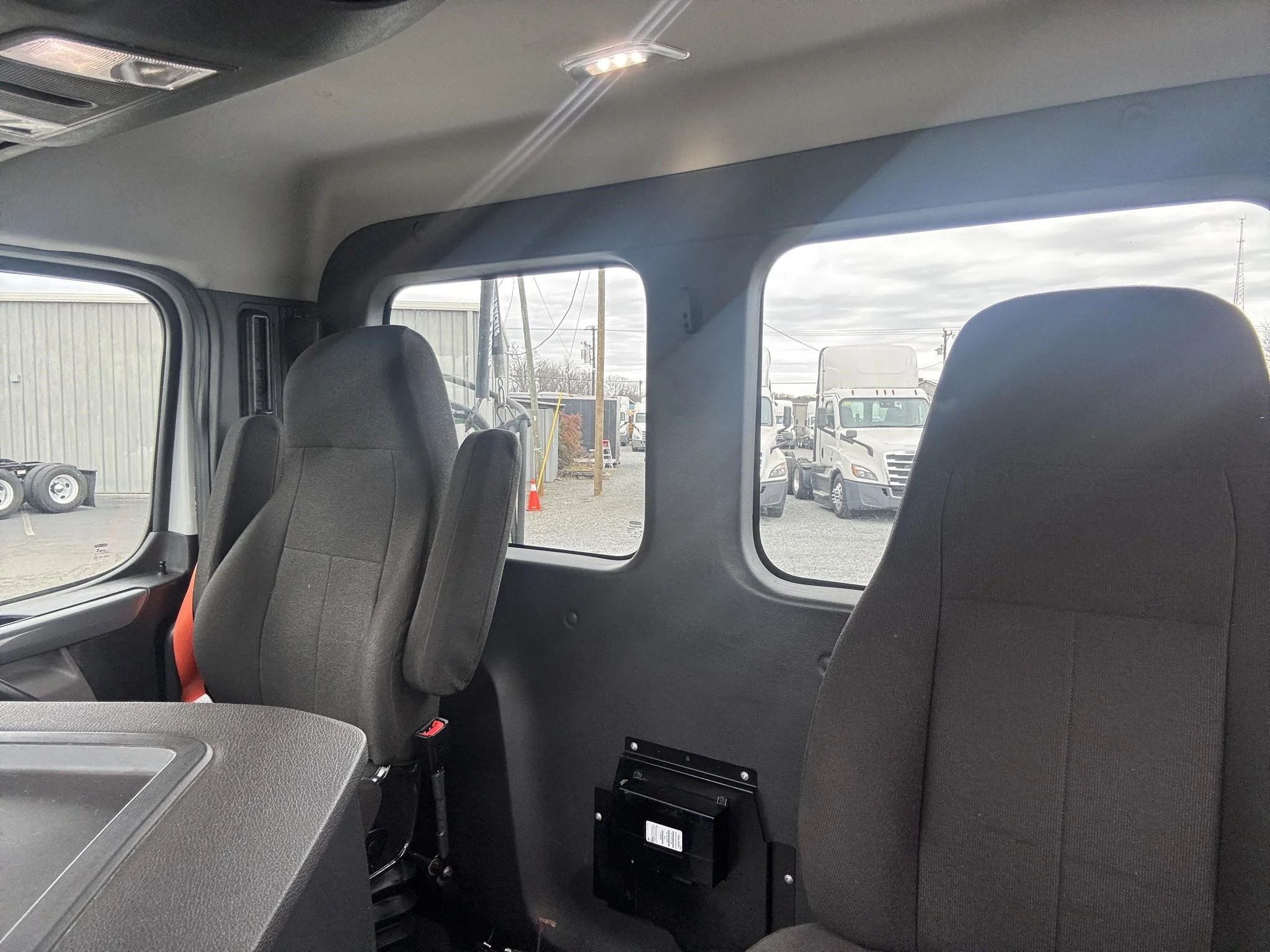 2021 Freightliner Cascadia in Charlotte, NC — photo 13