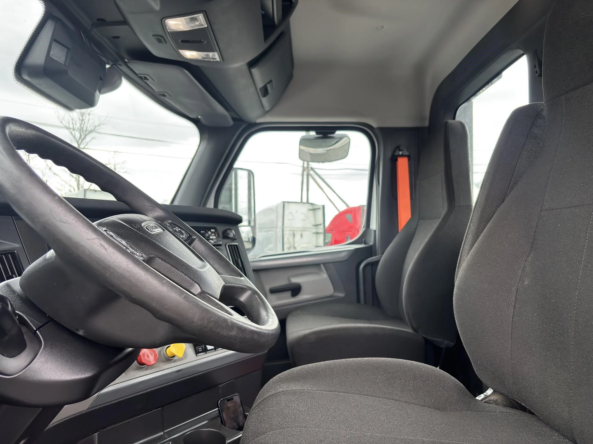 2021 Freightliner Cascadia in Charlotte, NC — photo 10