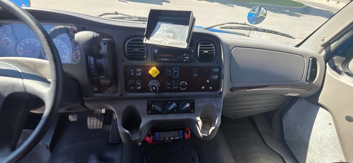 2019 Freightliner M2 106 in Bensalem, PA — photo 13