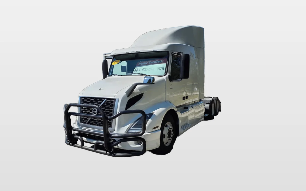 2020 Volvo - image 1