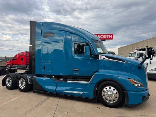 2024 Kenworth T680 in Dallas, TX