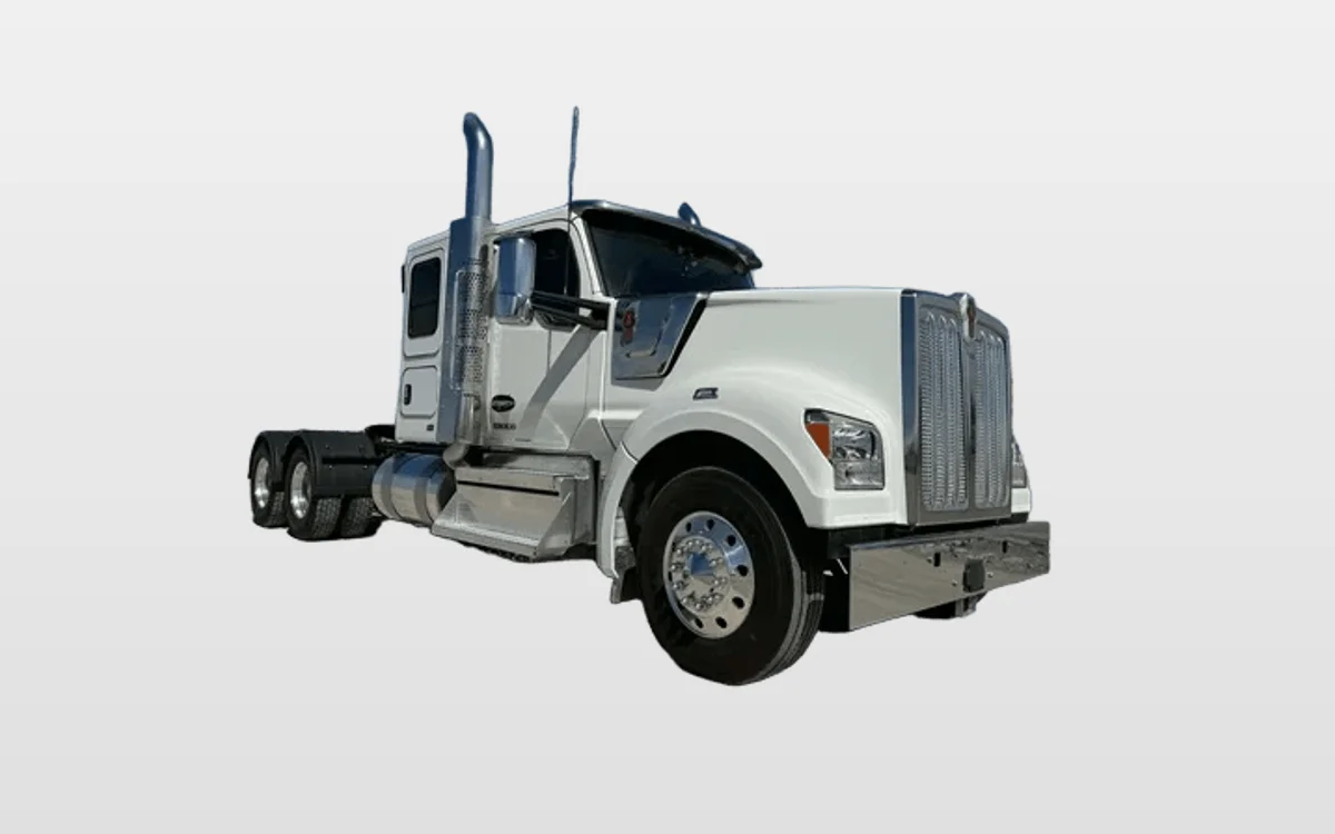 2025 Kenworth W990 - image 1