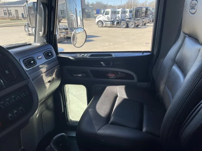 2024 Peterbilt 389 - image 19