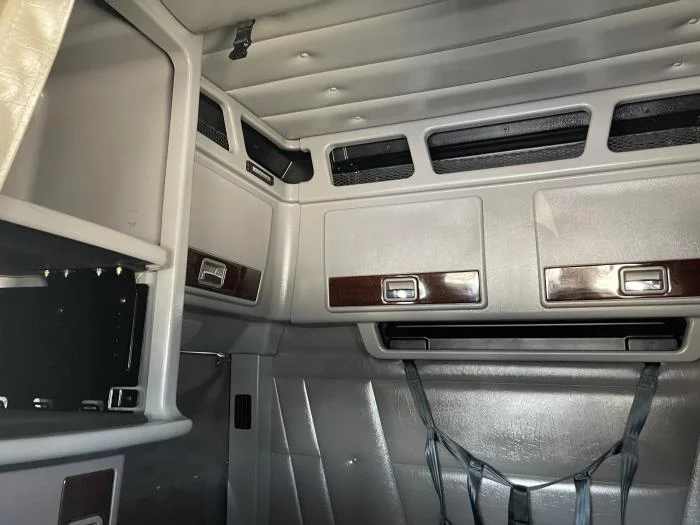 2024 Peterbilt 389 - image 27