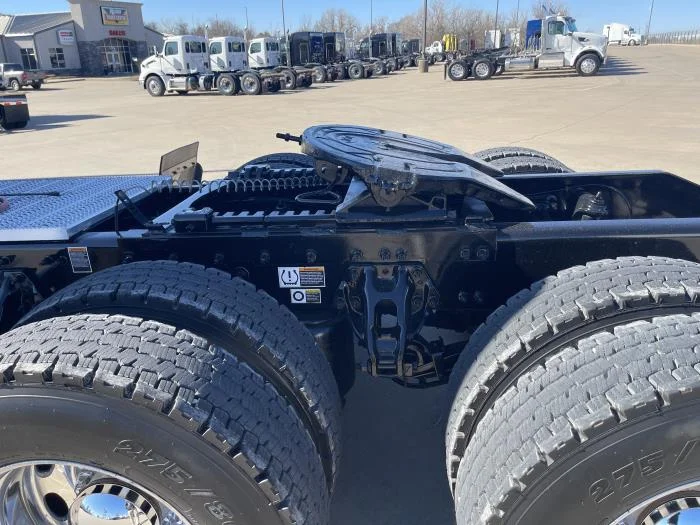 2024 Peterbilt 389 - image 13