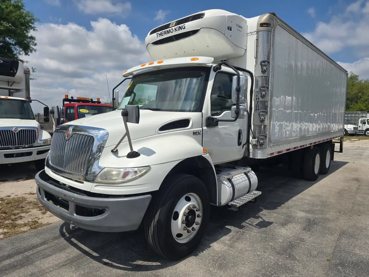 2020 International MV - image 3