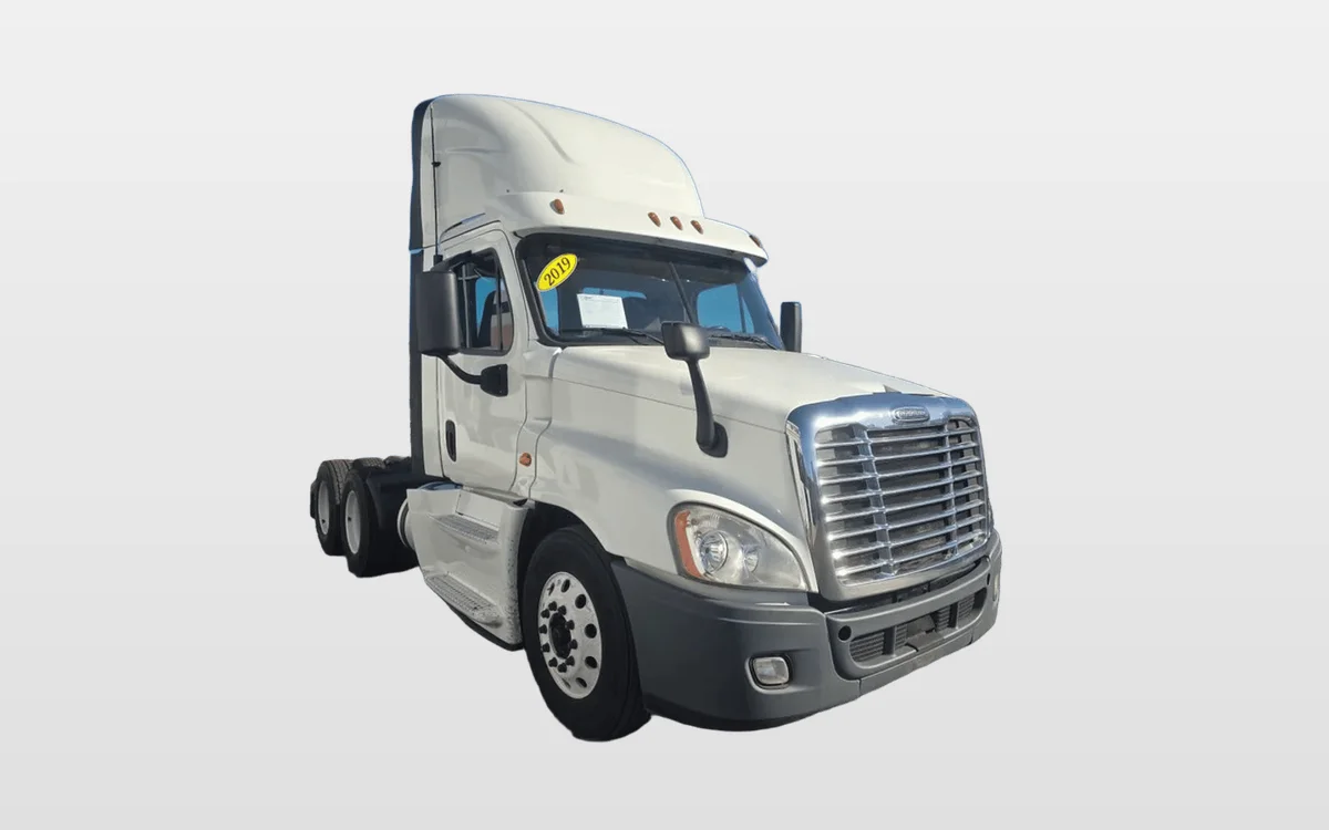 2019 Freightliner Cascadia - image 1
