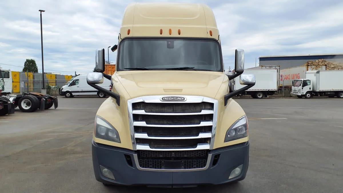 2019 Freightliner Cascadia in Tacoma, WA — photo 2