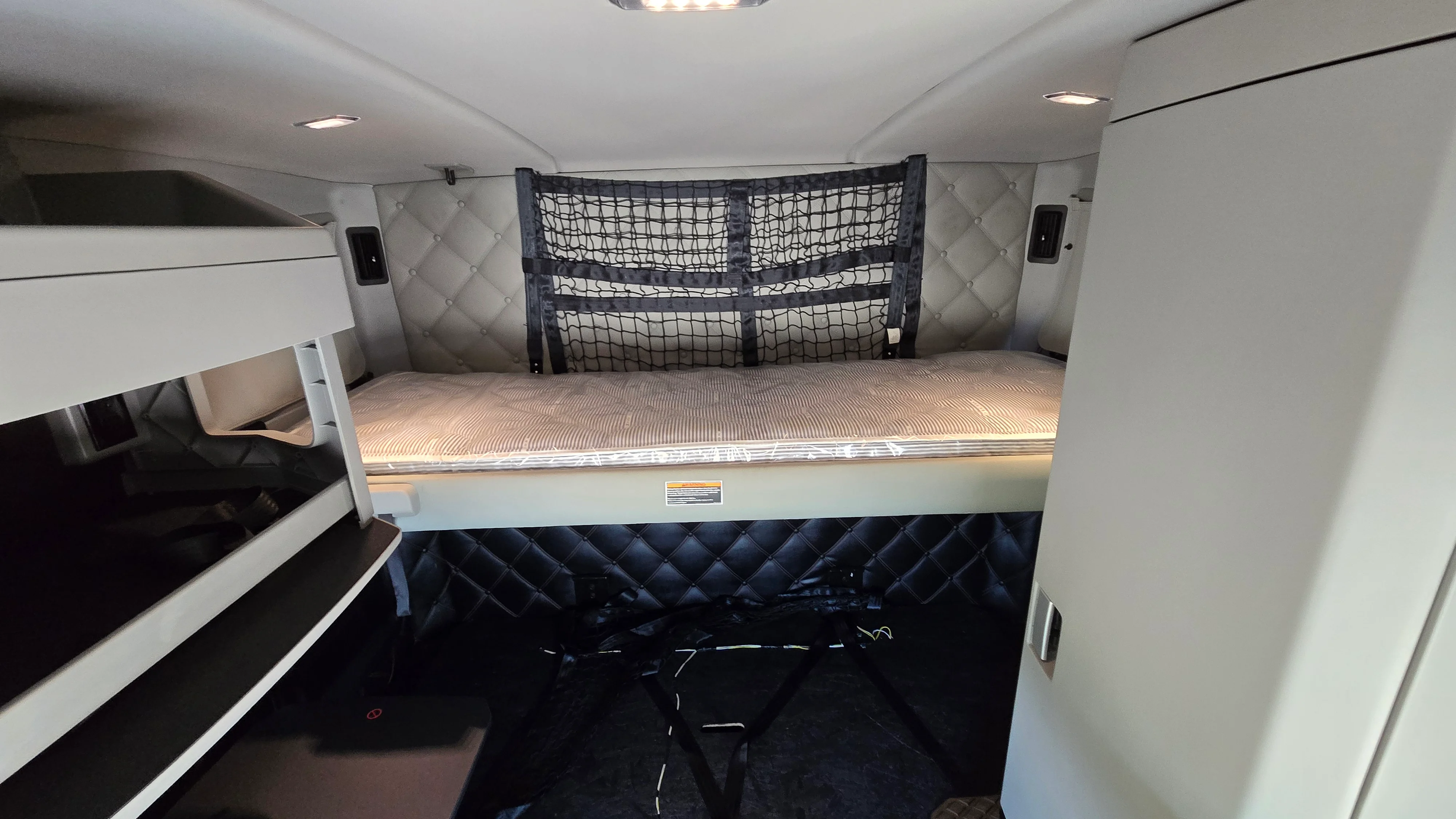 2023 Kenworth T880 - image 13